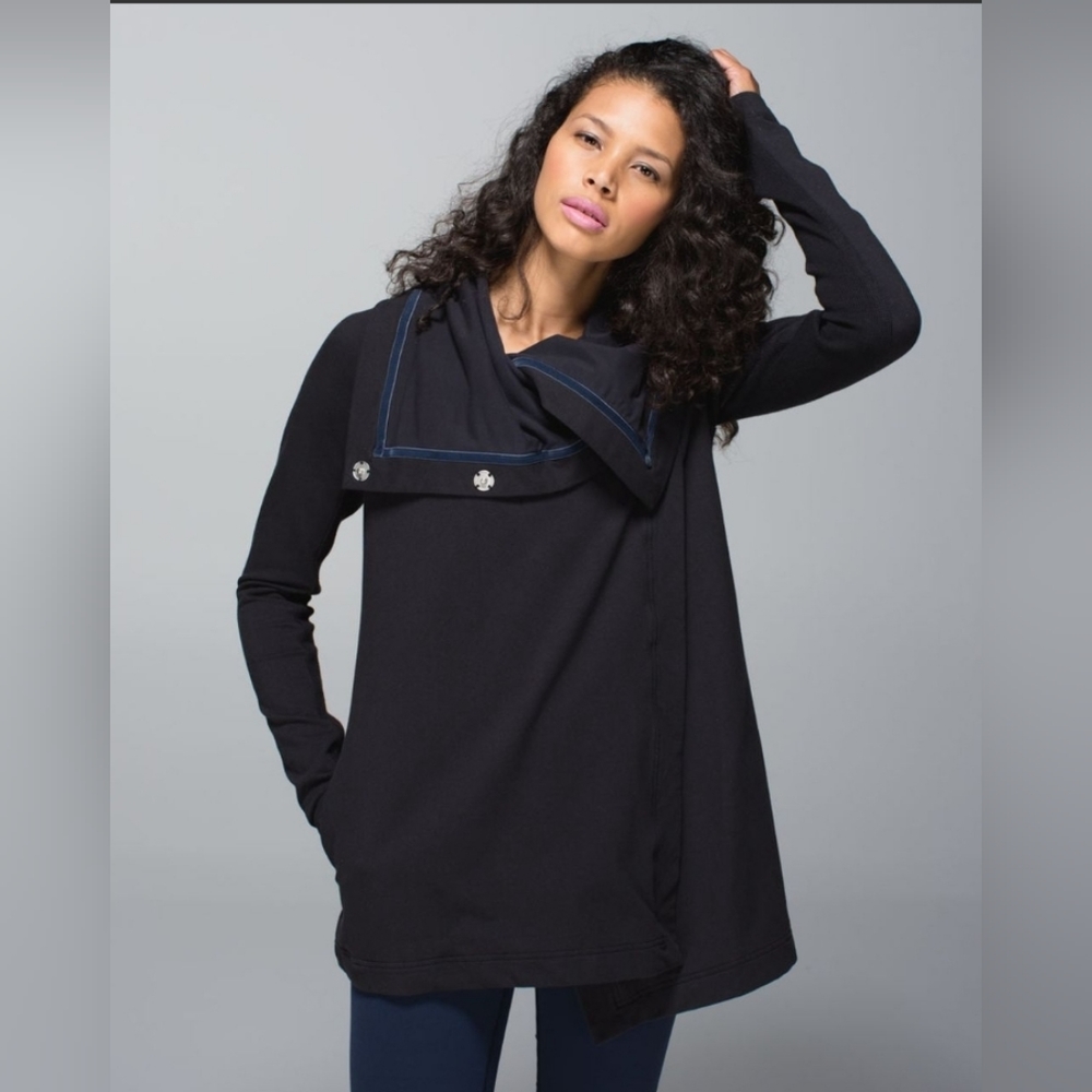 RARE LULULEMON SAVASANA WRAP SIZE 10 BLACK WITH OMBRE INTERIOR